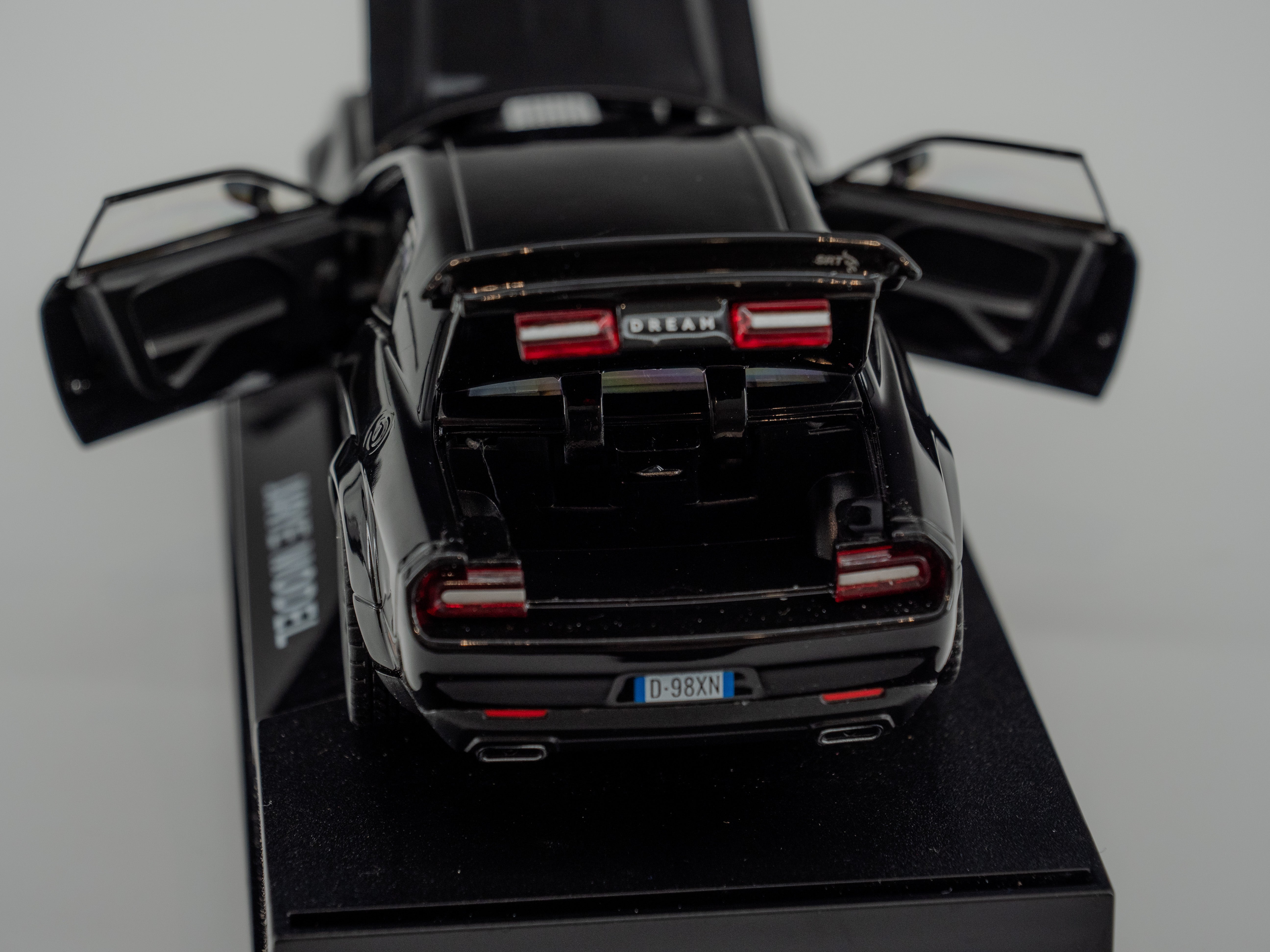 1:32 Dodge Challenger Hellcat Toy Car BLACK