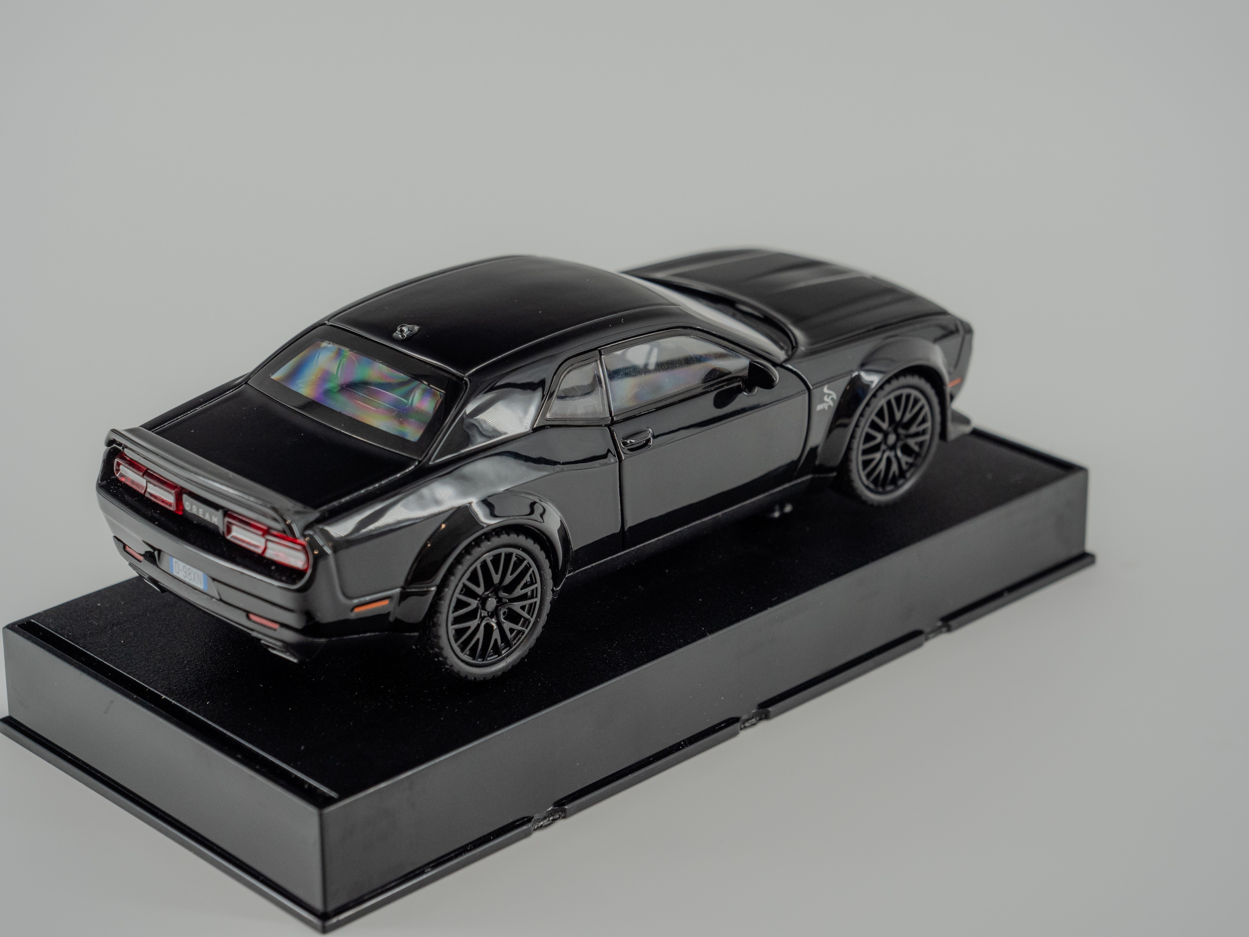 1:32 Dodge Challenger Hellcat Toy Car BLACK