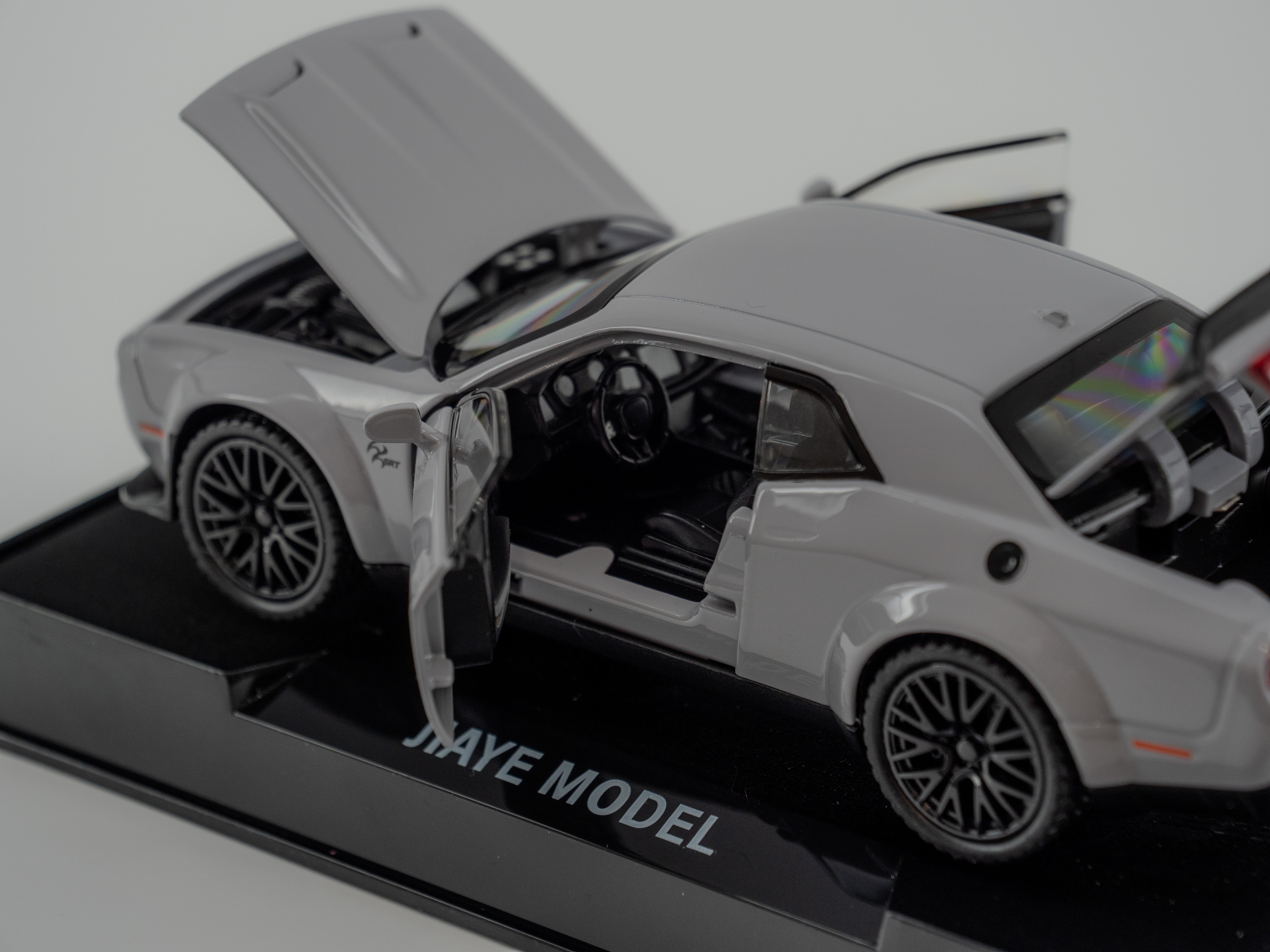 1:32 Dodge Challenger Hellcat Toy Car GREY
