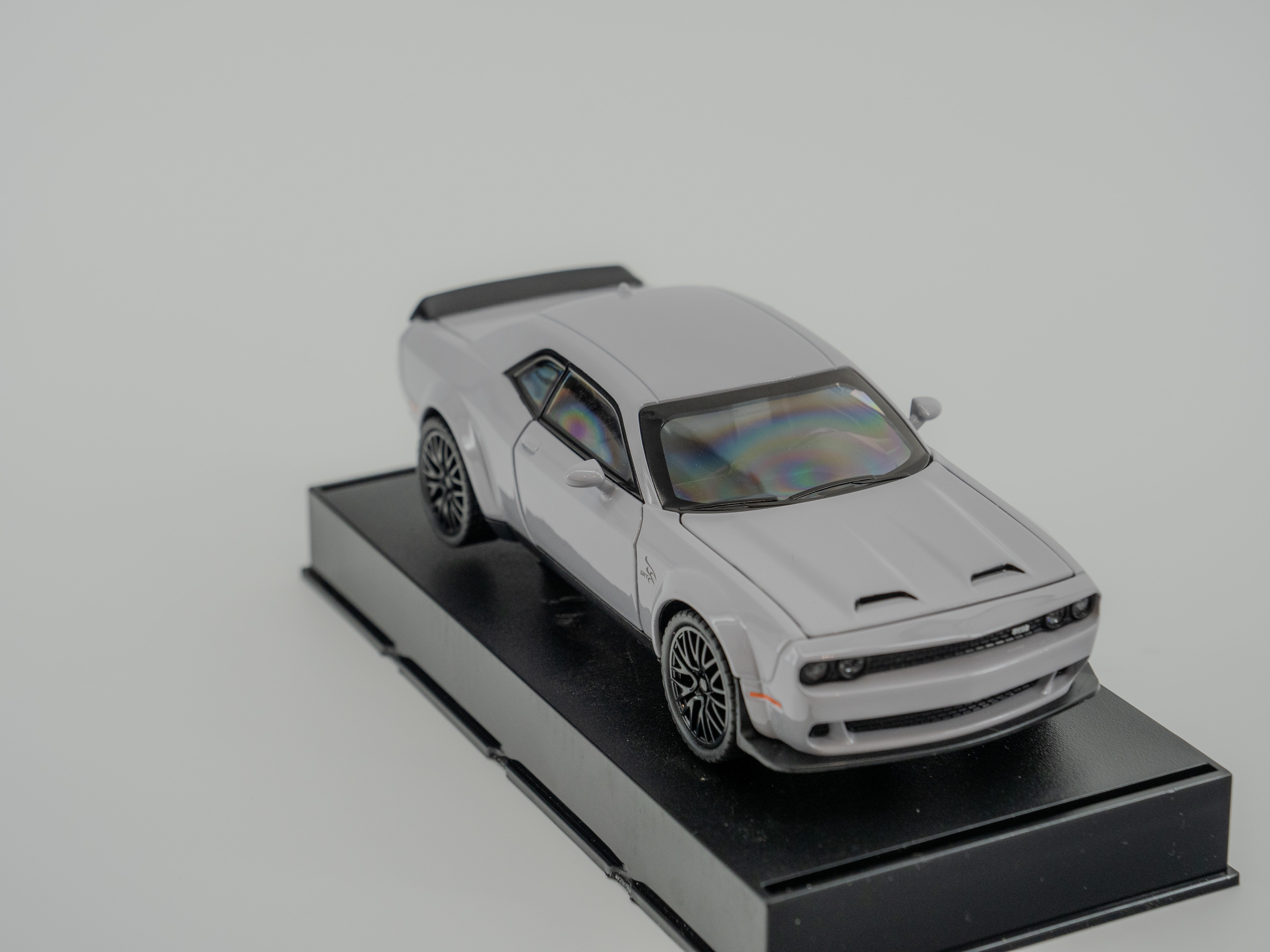 1:32 Dodge Challenger Hellcat Toy Car GREY