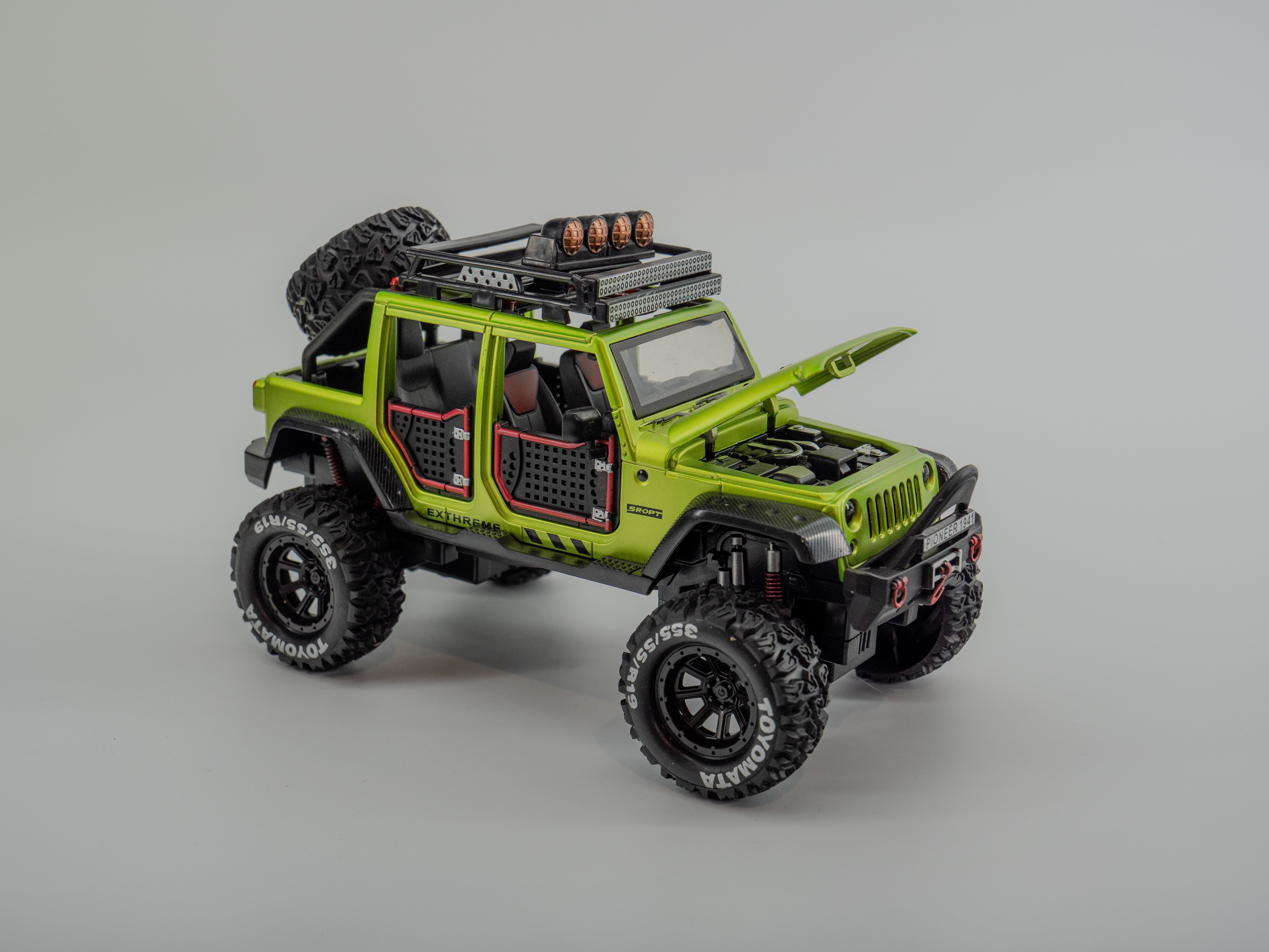 1:24 Jeep Die cast Metal Alloy Car GREEN