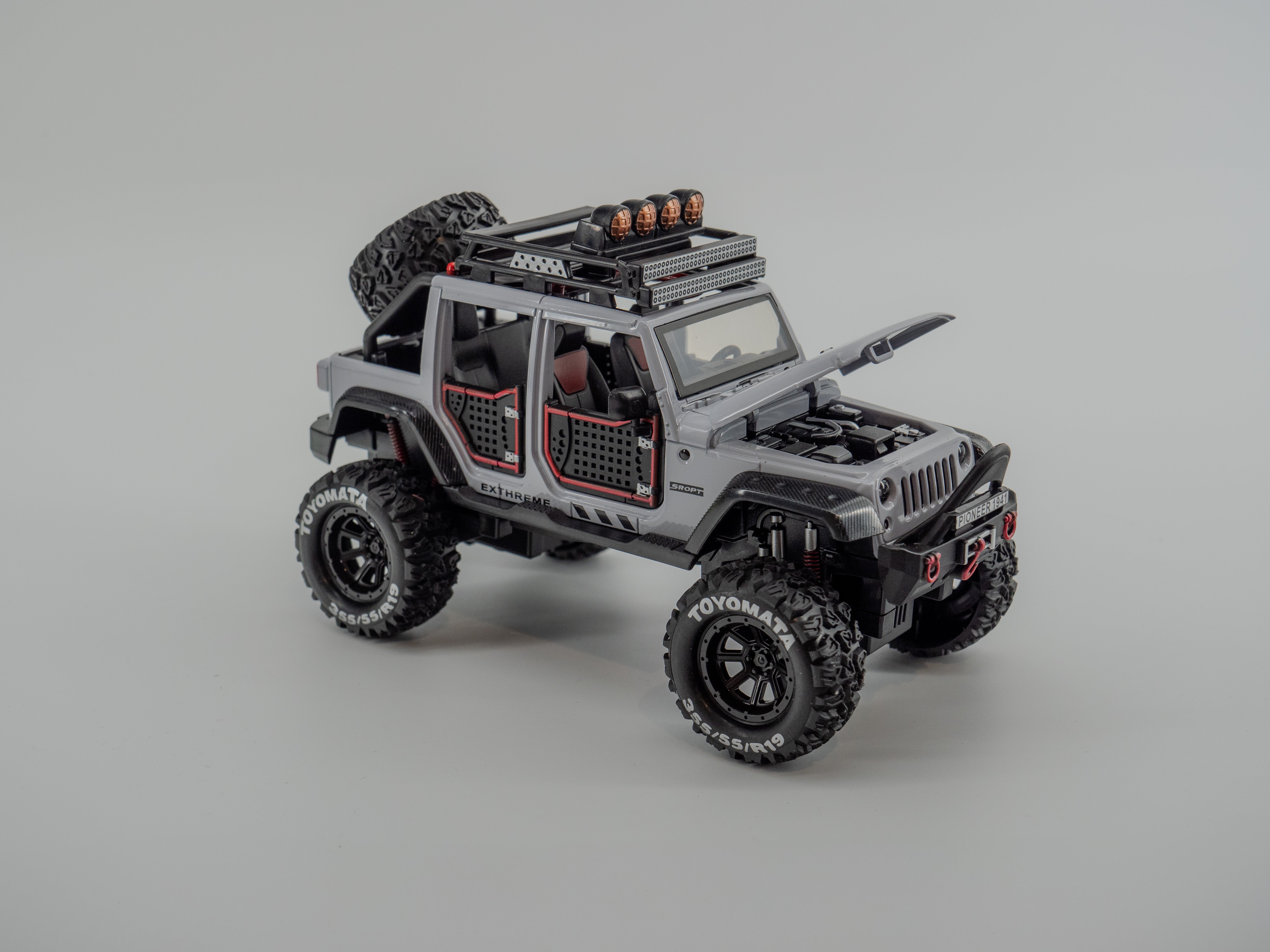 1:24 Jeep Die cast Metal Alloy Car SILVER