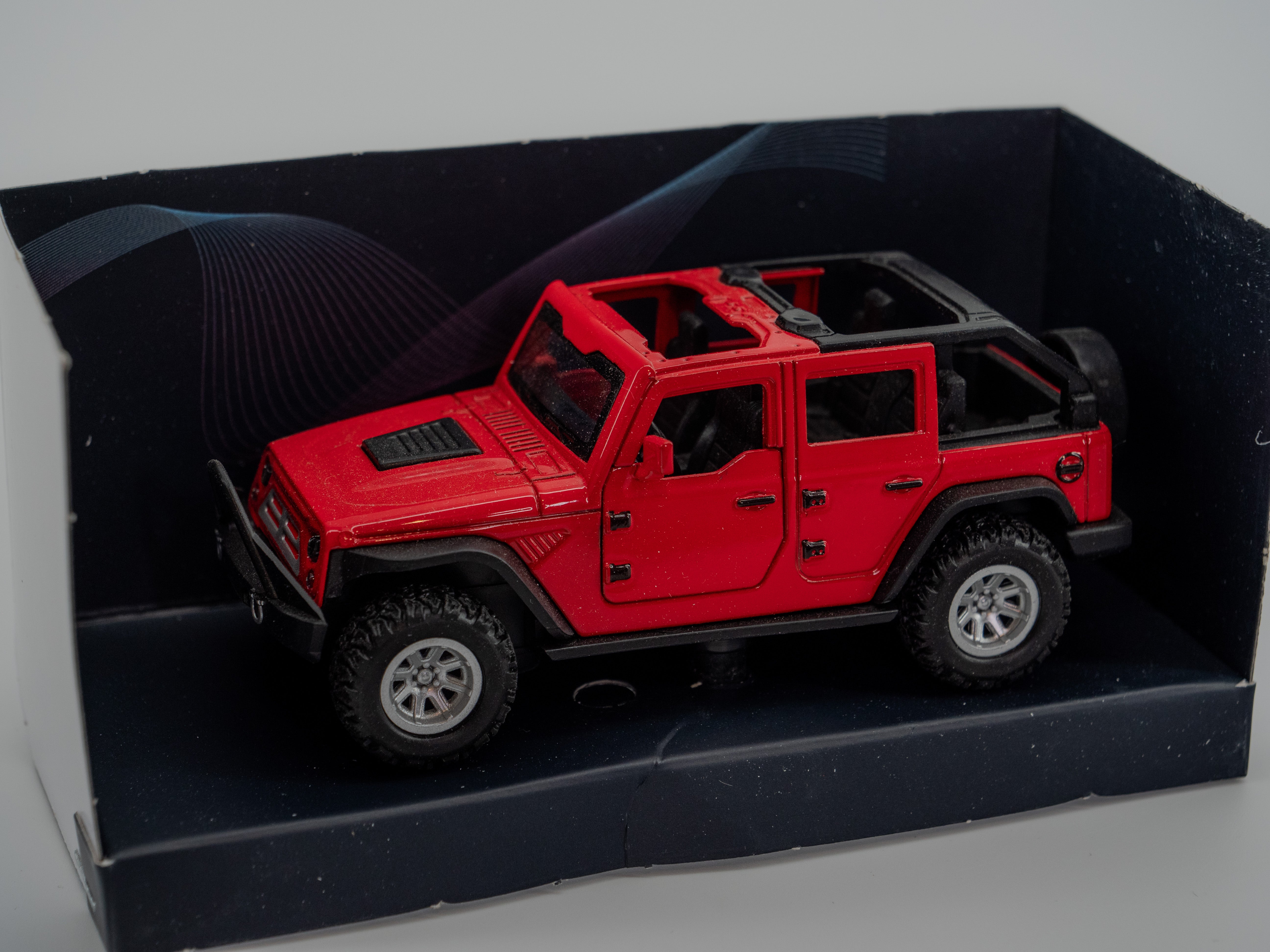 1:36 TOY CAR RED